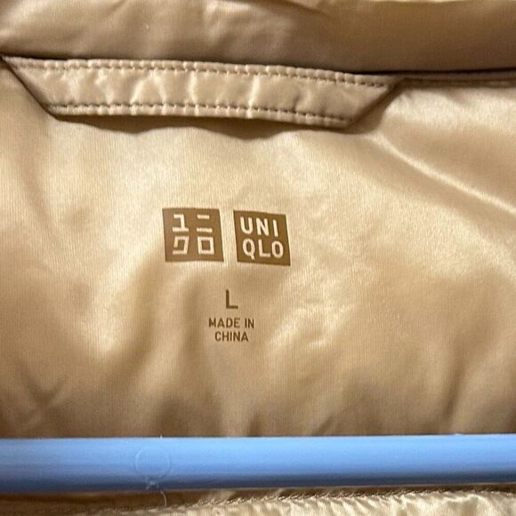 UNIQLO Ultra Light Down Vest Gold/Tan - L - Picture 5 of 9